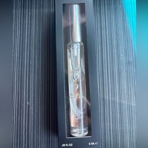 Trish McEvoy Gold 9 Eau de Parfum Refillable Pen Spray Blackberry Vanilla Musk